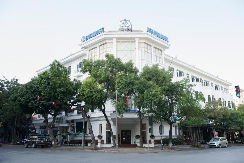 Hoa Binh Hotel Hanoj Exteriér fotografie